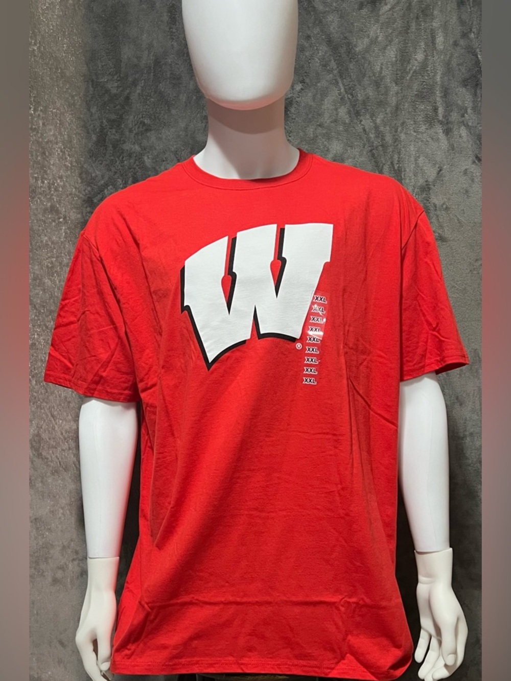Fanatics Wisconsin Short Sleeve Crewneck Tee with White 'W' Logo NWT. Size XXL
